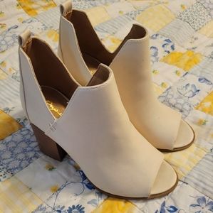 Qupid Open Toe Booties